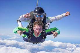 How old do you have to be to skydive in north carolina? Tandem Skydiving Everything You Need To Know Skydive Oc