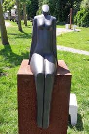 Nigerian sculptor nnamdi okonkwo okonkwo was born in nigeria in 1965, and was. Keramik Skulpturen Fur Den Garten Artesklassik Skulpturen