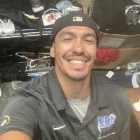 200+ perfiles de «Sangrey»