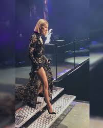 Pour la première fois en france, céline dion s'est confiée sur la mort de son mari rené. Pin On Look