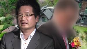 김학의 전 법무부 차관 의혹의 핵심 인물인 건설업자 윤중천 씨가 별장 동영상 속 남성이 김 전 차관이 맞다고 검찰에서 진술하였다. ì‚¬íšŒ ë‹¨ë… ì¤'ê²¬ ê·¸ë£¹ íšŒìž¥ ì„± ì 'ëŒ€ ì˜í˜¹ ìœ¤ì¤'ì²œ ë³„ìž¥ì„œ íŒŒí‹° Ytn