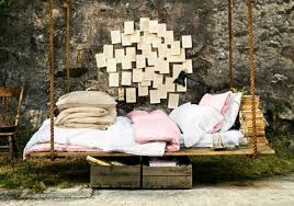 If hanging a pallet swing from a tree, you can help protect the branch by covering the chain or rope in a piece of rubber hose this version of our pallet swing is straightforward for almost anyone! Diy Pallet Swing Beds Bring Relaxation To Your Home