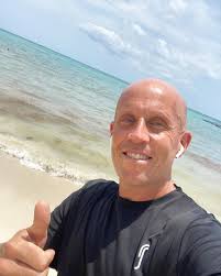 In Mexico recharging and getting ready for another amazing tennis  experience, so happy to collaborate with @rs_sportsofficial making me look  cool wherever I go! Use my code “Alm25” to get a 25%