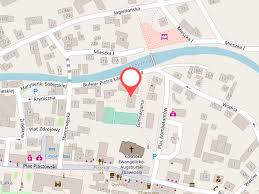 In the very centre stands the 17th century town hall, erected in the aftermath of the great fire that destroyed much of jelenia gora at that time. Lodowisko Cieplice Jelenia Gora Hirschberg Im Riesengebirge