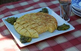Telur besar memiliki sekitar 72 kalori. Berapa Banyak Kalori Yang Dimiliki Omelet Kentang Dan Bagaimana Membuatnya Lebih Ringan Bahan Bahan Dan Makanan 2021