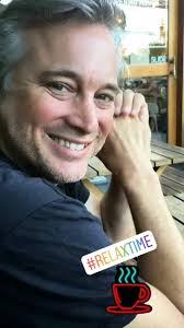 Ian Stenlake Fan Page lisas uue foto.