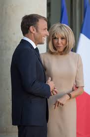 Подписчиков, 637 подписок, 1,050 публикаций — посмотрите в instagram фото и видео emmanuel et brigitte macron compte fan d'@emmanuelmacron et brigitte macron, président et première dame de france depuis le 14 mai 2017 🇫🇷 📸les photos ne sont pas à moi #fanpage. Emmanuel Macron Ce Que Sa Femme L A Pousse A Faire