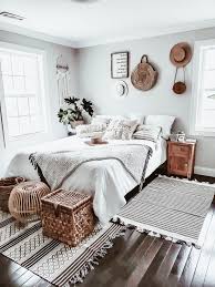 Here you can find some boho chic living rooms that will make you envy this type of living room style! Stil Boho Chic Modern Novocom Top
