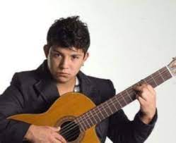 En tragedia carretera muere cantante «el gitano» una trágica noticia enluta el mundo de la música chilena. Twhsi Vgef909m