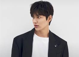 영원의군주, sbs) 2016 legend of the blue sea (푸른. Hundreds Of Fans Give Lee Min Ho Warm Welcome As He Completes Military Service Entertainment News Asiaone