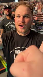 Desiree Vining's Instagram, Twitter & Facebook