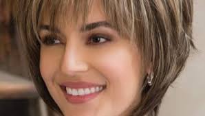 Hairstyles that suit a double chin. 10 Best Short Hairstyles For Fat Faces And Double Chins 2019