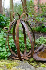 Stahlband Osterei Mit Schleife Karin Urban Naturalstyle Metall Gartenkunst Stacheldraht Kunst Stahl