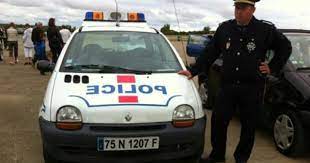 pin auf police cars