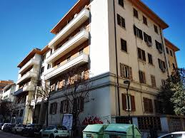 Propone la vendita di appartamento ristrutturato in elegante e referenziato. Appartamenti In Vendita A Pescara Zona Centro Pagina 2 Pcase It