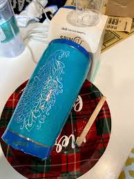 Be sure to cover the bottom of the cup with epoxy if it's not taped off. How To Make Glitter Tumblers With Epoxy For Beginners Silhouette School