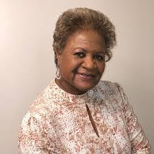 Lisa Dennison's Instagram, Twitter & Facebook