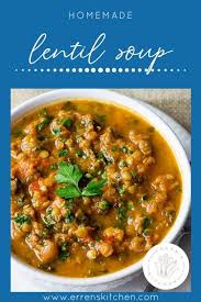 Rooi linse sop in baie lande word rooi lensies beskou as 'n simbool van geluk, voorspoed en rykdom, dus kom die skottelgoed dikwels op die feestafel. Easy Homemade Lentil Soup Recipe Erren S Kitchen