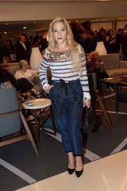 Tres Elegante En Pantalon Carotte Et Pull Mariniere A La Soiree De L Hotel Meridien Etoile En Septembre 2016 Marilou Berry Pull Mariniere Pantalon Carotte