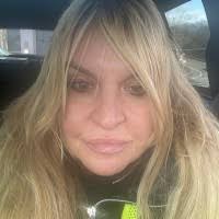 Lisa Hauer's Instagram, Twitter & Facebook