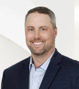 Lori Schallenberger's Instagram, Twitter & Facebook