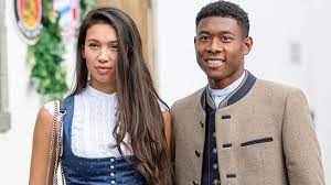 Ganz schön sportlich ist die freundin von david alaba. Verletzter David Alaba Zeigt Sich Mit Neuer Freundin Oe3 Orf At