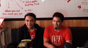 Bams samson memiliki nama asli bambang reguna bukit merupakan penyanyi indonesia yang juga mantan vokalis band samsons. Buka Restoran Bams Samson Dan Dj Dipha Barus Bantah Ikuti Trend Okezone Celebrity