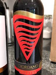 Pinot grigio, typical varietal of the veneto region, has perfectly adapted to the sicilian soil, especially because of the particularly favourable climate. Giordano Eventus Chianti Vivino