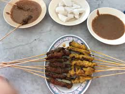 Kota kinabalu (atau lebih dikenal sebagai kk), sebelumnya dikenal sebagai jesselton, adalah ibu kota sabah, malaysia. Kota Kinabalu