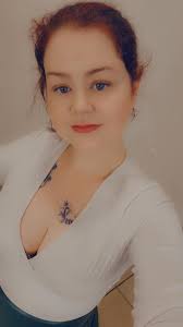 Can you help create a professional headshot from a selfie?