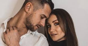 Love Island”. Marta Borkowska spotykała się z francuskim celebrytą!  Dotarliśmy do jej archiwalnych zdjęć. Co wiemy o ukochanej Adama Boguty?