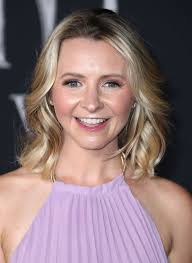 Beverley Mitchell Maleficent Mistress Of Evil Premiere In La Beverley Mitchell Beverley Premiere