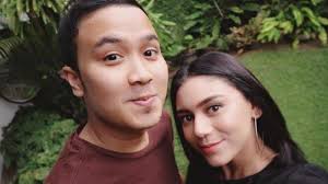 Alasan gugat cerai, thalita latief. Biodata Dennis Rizky Yang Digugat Cerai Thalita Latief Ternyata Sudah Lama Pisah Rumah Surya