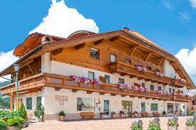 A beautiful apartment house in the tirolean resort of waidring and popular skiing area steinplatte. Hotel Alpenrose Bewertungen Fotos Preisvergleich La Valle Wengen Italien Sudtirol Tripadvisor