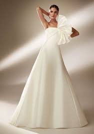 Welcome to the ethical brand where for an affordable price, you design your own empire line dress, and we make it for you, in just 15 days and tailored to your exact measurements. Empire Waist Wedding Dresses The Knot