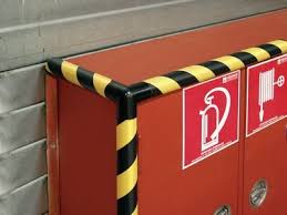 Diese kann als dichtschlauch seitlich, aber auch oben oder als dichtungsfahne am profil angebracht sein. Kantenschutzprofile Kaufen Gummi Edelstahl Alu Seton