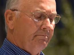 Craig denies being gay, regrets guilty plea