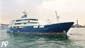 Flavio briatore's superyacht at her home berth at marina genova aeroporto. Superyachtnews Com Business Briatore Back In The Dock Again
