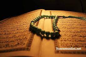 Sahabat yang lain juga kerap menuliskan wahyu tersebut walau tidak diperintahkan. Begini Sejarah Pengumpulan Al Quran Suara Muslim