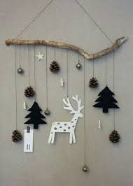 44 Lovely Christmas Wall Decor Ideas For Your Homes Pimphomee Christmas Hanging Decorations Christmas Wall Decor Christmas Decor Diy