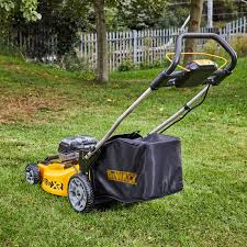 Then read on as review all the top we've dedicated hours to finding the best lawn edgers out there. Dewalt Dcmw564p2 36v Xr 48cm Brushless Cordless Lawnmower Body Only