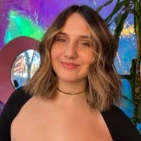 Annie Johnston's Instagram, Twitter & Facebook