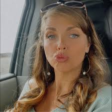 Late night car rentals in Lihue?