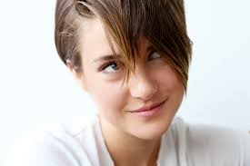 She was up for an award for her role in the spectacular now. Shailene Woodley Beauty Hair Into The Gloss Into The Gloss