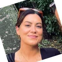 Laura Dobbin's Instagram, Twitter & Facebook