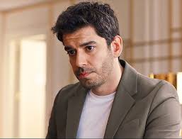 Çift Kişilik Oda 1.bölümden Ferit Ural🤟 Enerjik, komik ve içten haliyle  Ferit'le tanıştık👊Daha ilk bölümden kendini sevdiren, gülümseten, içimize  neşe katan bir karakter oldu🥹🤍 #serkantınmaz #çiftkişilikoda