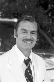 McMillan & Wife" Cop of the Year (TV Episode 1972)