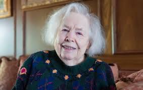 Gwen Healy's Instagram, Twitter & Facebook