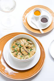 Disponete i filetti di merluzzo su una teglia dove avrete disposto precedentemente le fettine di limone confit e una cipolla affettata. Molee Di Pesce Curry Di Merluzzo All Indiana L Ennesimo Blog Di Cucina