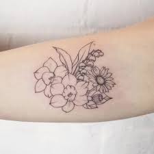 Simple Floral Arrangement Narcissuses Lily Of The Valley And Daisy Tattoo People Toronto Jess Chen Daffodil Tattoo Tattoos Birth Flower Tattoos